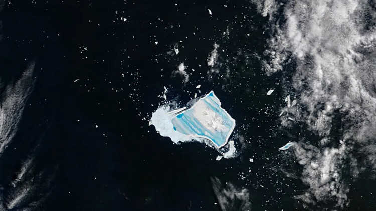 Bir devrin en büyük buzdağı çözülmeye başladı