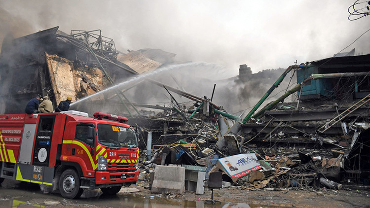 Pakistan’daki AVM yangınında ölenlerin sayısı 14’e yükseldi: 70’ten fazla kişi kayıp